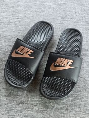Nike Benassi JDI black Slides With Rose Gold Logo Accent Wmns 11